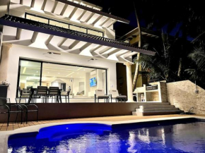 6BR Modern Oceanfront Villa with Infinity Pool by Solmar Rentals